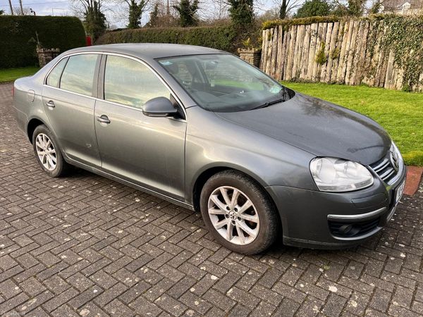 Volkswagen Jetta Saloon, Diesel, 2010, Grey