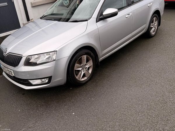 Skoda Octavia Saloon, Diesel, 2014, Silver