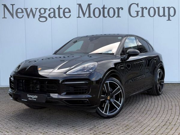 Porsche Cayenne SUV, Petrol Plug-in Hybrid, 2023, Black