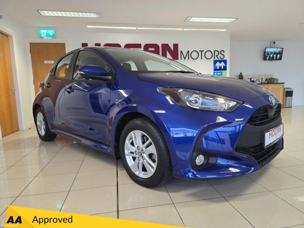 Toyota Yaris Hatchback, Petrol Hybrid, 2023, Blue