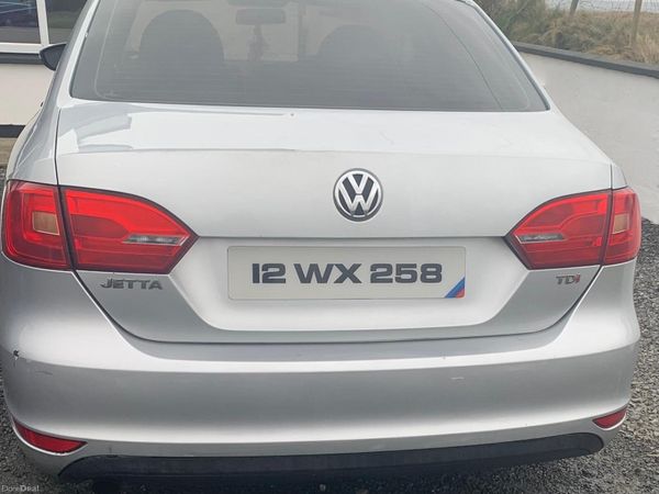 Volkswagen Jetta Saloon, Diesel, 2012, Silver