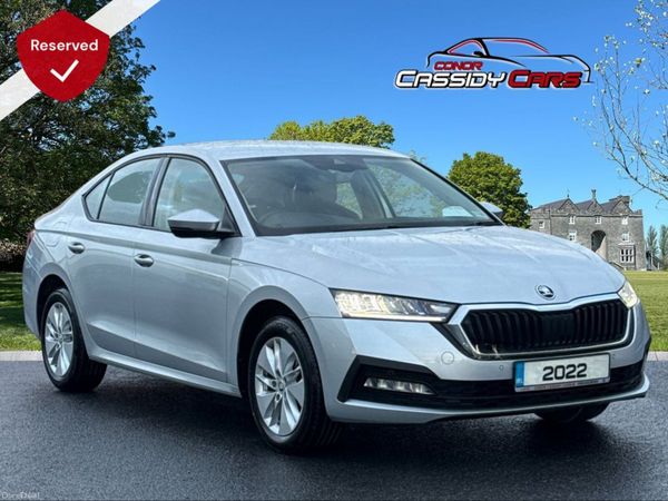 Skoda Octavia Hatchback, Diesel, 2022, Silver