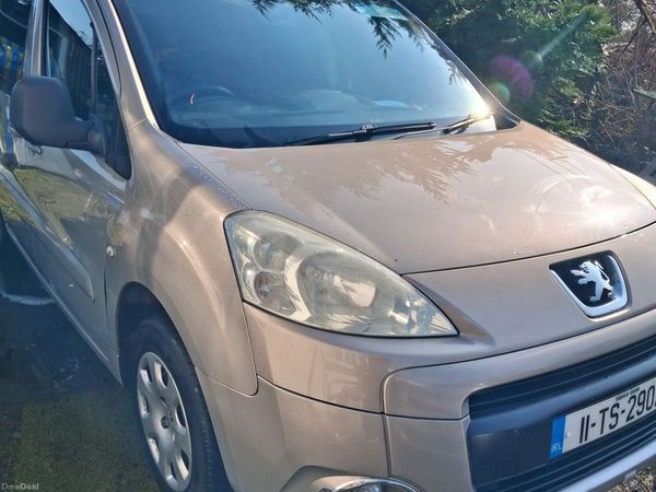 Peugeot Partner Tepee MPV, Diesel, 2011, Beige