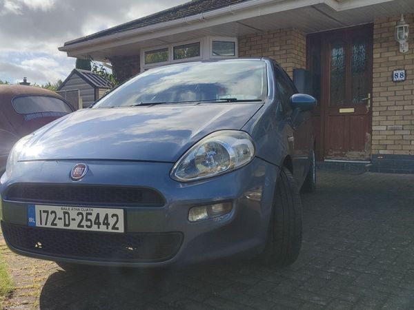 Fiat Punto Hatchback, Petrol, 2017, Blue