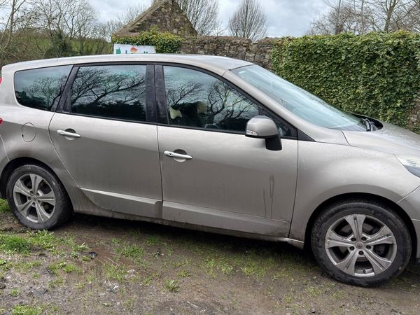Renault Grand Scenic MPV, Diesel, 2011, Gold