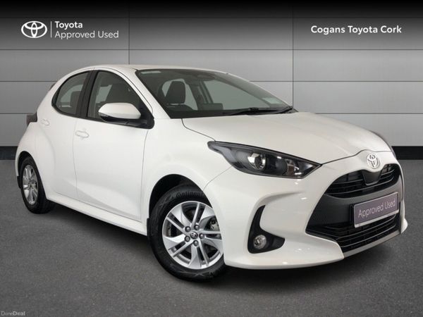 Toyota Yaris Hatchback, Petrol Hybrid, 2024, White