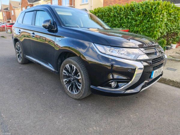 Mitsubishi Outlander SUV, Petrol Plug-in Hybrid, 2017, Black