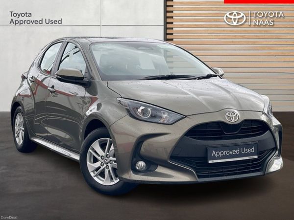 Toyota Yaris Hatchback, Petrol Hybrid, 2024, Bronze