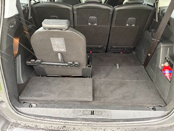 Peugeot 5008 MPV, Diesel, 2019, Black