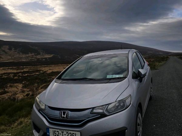 Honda Fit Hatchback, Petrol Hybrid, 2015, Silver