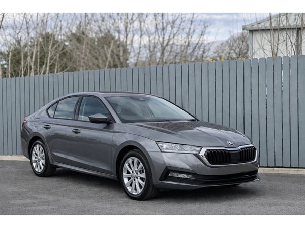 Skoda Octavia Saloon, Diesel, 2024, Grey