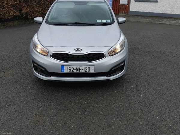 Kia Ceed Hatchback, Petrol, 2016, Silver