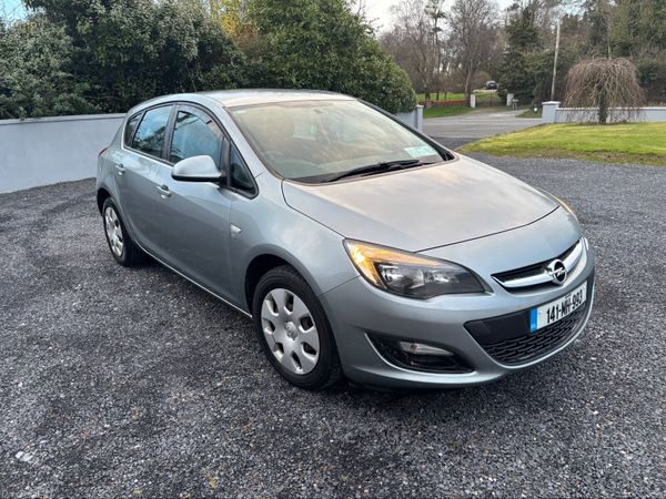 Opel Astra Hatchback, Diesel, 2014, Silver