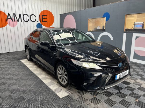 Toyota Camry Saloon, Petrol Hybrid, 2019, Black