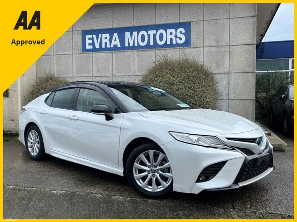 Toyota Camry Saloon, Petrol Hybrid, 2020, White