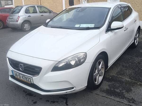 Volvo V40 Hatchback, Petrol, 2014, White
