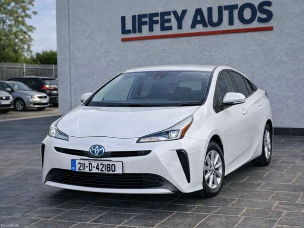 Toyota Prius Hatchback, Petrol, 2021, White