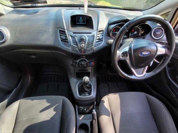 Ford Fiesta Hatchback, Diesel, 2014, Silver