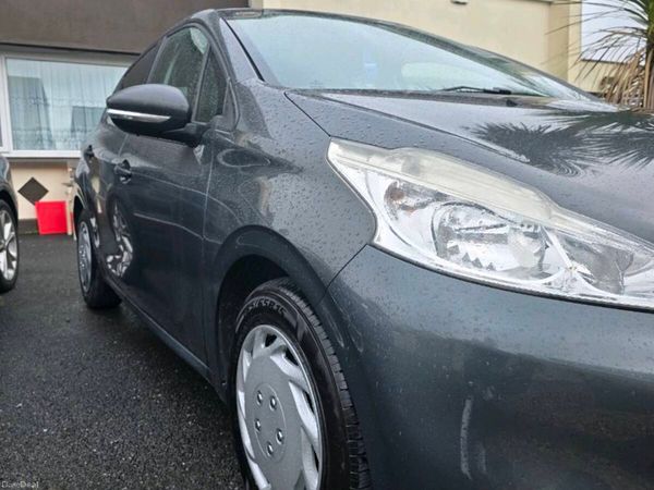 Peugeot 208 Hatchback, Petrol, 2013, Grey