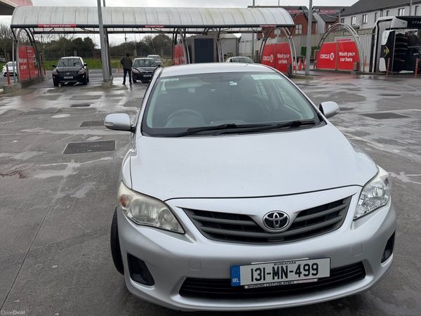 Toyota Corolla Saloon, Diesel, 2013, Silver