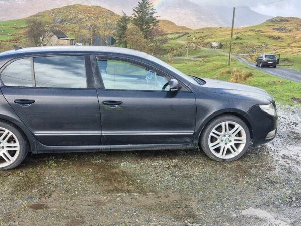 Skoda Superb Hatchback, Diesel, 2012, Black