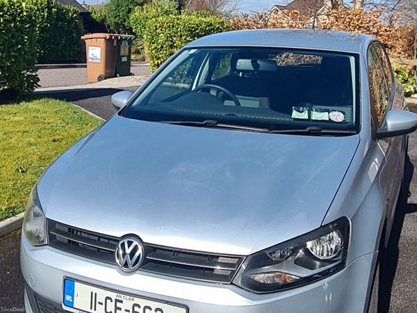 Volkswagen Polo Hatchback, Petrol, 2011, Silver