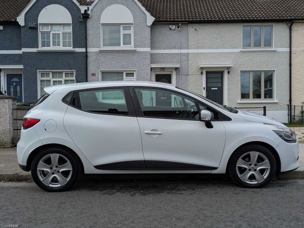 Renault Clio Hatchback, Petrol, 2014, White