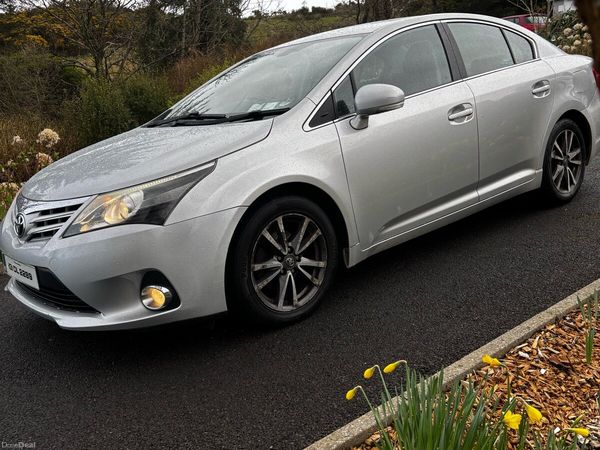 Toyota Avensis Saloon, Diesel, 2013, Silver