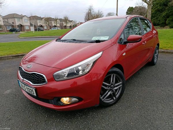 Kia Ceed Hatchback, Diesel, 2014, Red