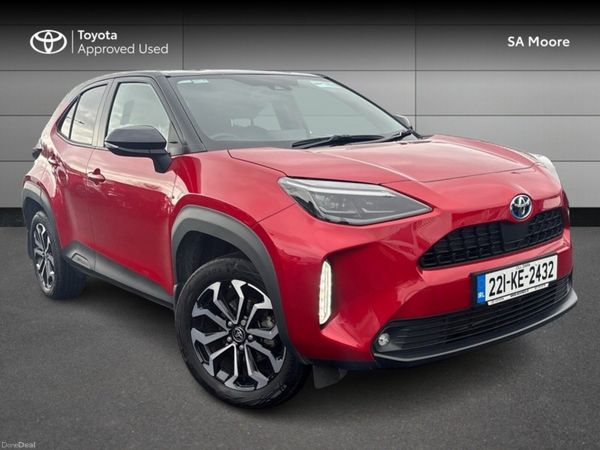 Toyota Yaris Cross Hatchback, Petrol Hybrid, 2022, Red