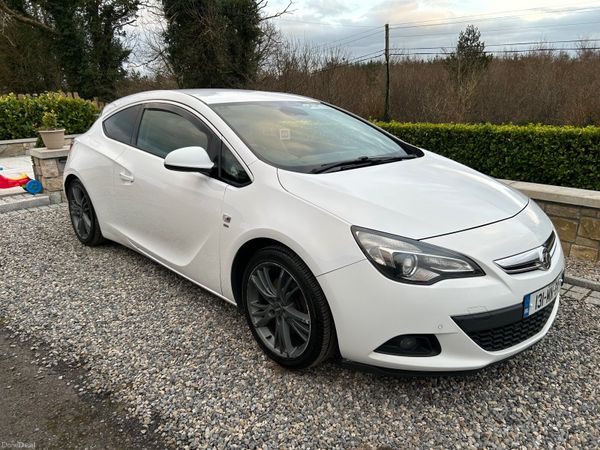 Vauxhall Astra Hatchback, Diesel, 2013, White