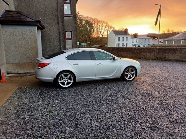 Vauxhall Insignia Hatchback, Diesel, 2011, Silver