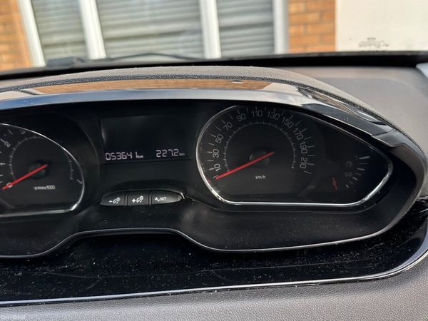 Peugeot 208 Hatchback, Petrol, 2015, Grey