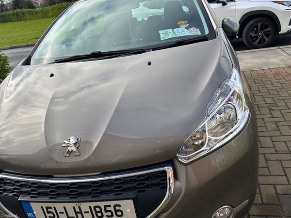 Peugeot 208 Hatchback, Petrol, 2015, Grey