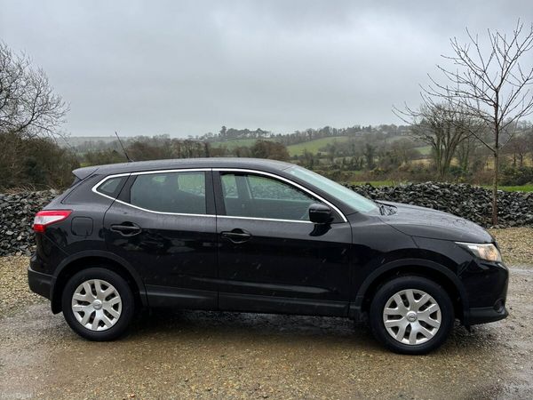 Nissan Qashqai Hatchback, Diesel, 2015, Black