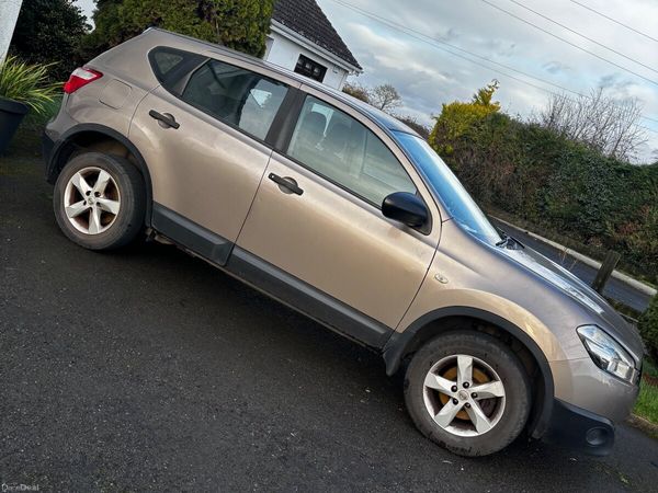 Nissan Qashqai Hatchback, Diesel, 2010, Brown