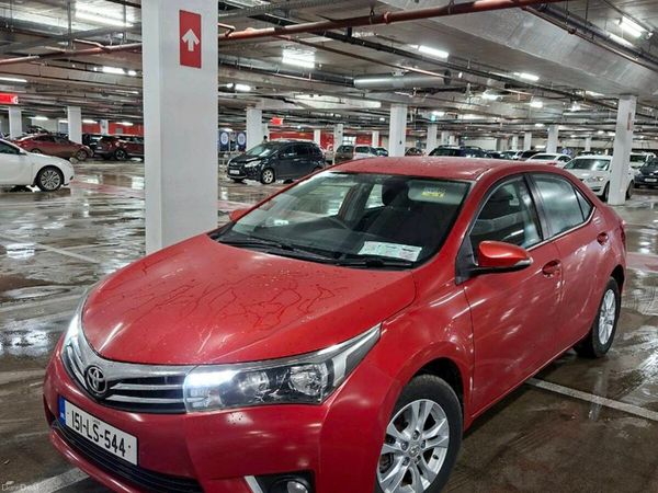 Toyota Corolla Saloon, Diesel, 2015, Red