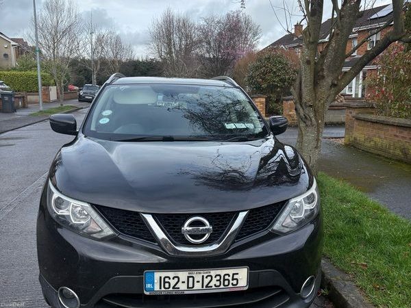 Nissan Qashqai Hatchback, Diesel, 2016, Black