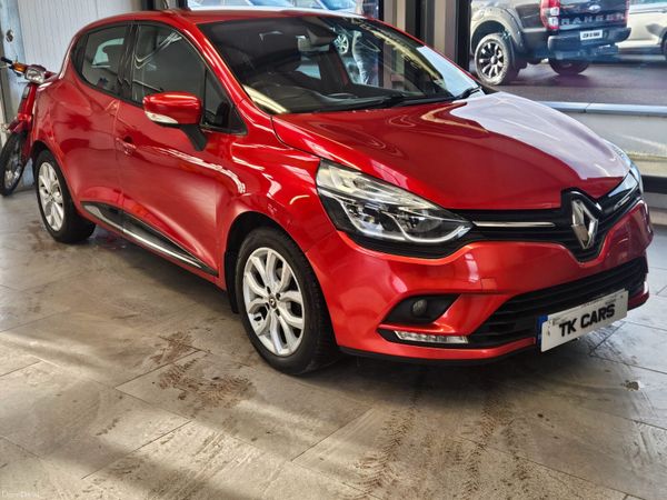 Renault Clio Hatchback, Petrol, 2019, Red