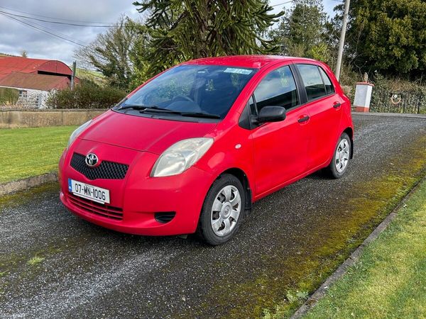 Toyota Yaris Hatchback, Petrol, 2007, Red