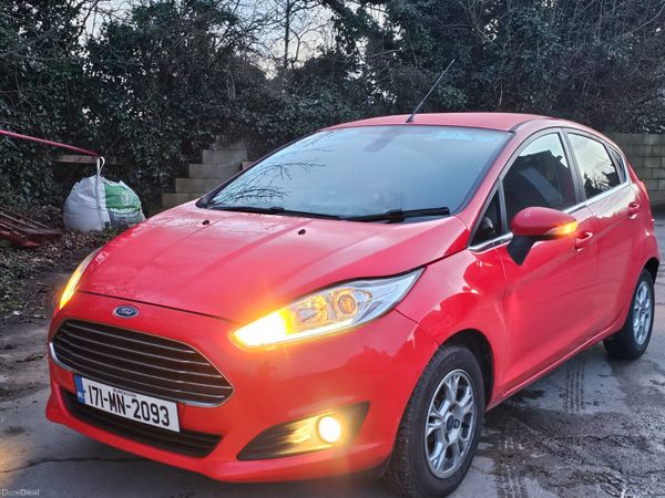 Ford Fiesta Hatchback, Diesel, 2017, Red