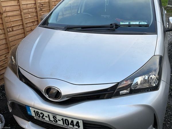 Toyota Vitz Hatchback, Petrol, 2016, Silver