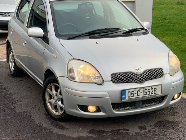 Toyota Yaris Hatchback, Petrol, 2005, Silver