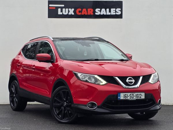 Nissan Qashqai Hatchback, Diesel, 2016, Red