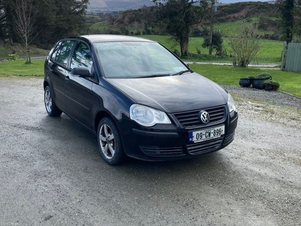 Volkswagen Polo Hatchback, Petrol, 2009, Black