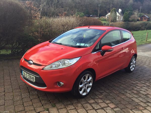 Ford Fiesta Hatchback, Petrol, 2009, Red