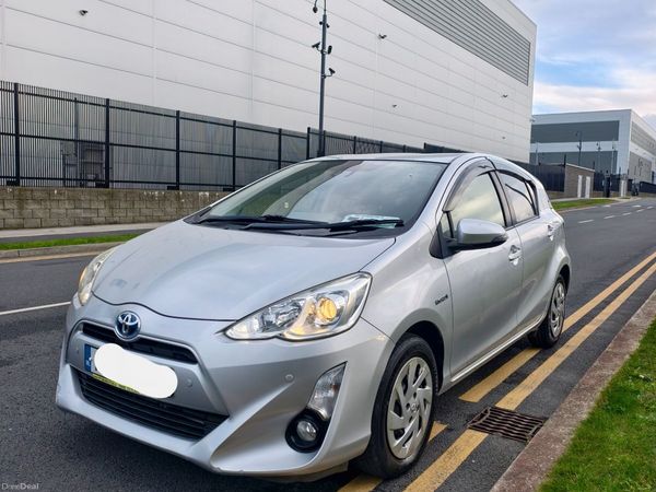 Toyota Aqua Hatchback, Petrol Hybrid, 2016, Silver