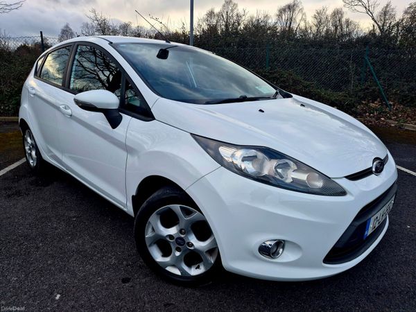 Ford Fiesta Hatchback, Petrol, 2012, White