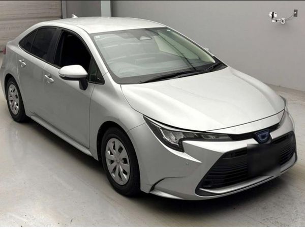 Toyota Corolla Saloon, Petrol Hybrid, 2023, Silver
