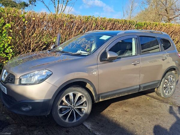 Nissan Qashqai Hatchback, Diesel, 2013, Beige